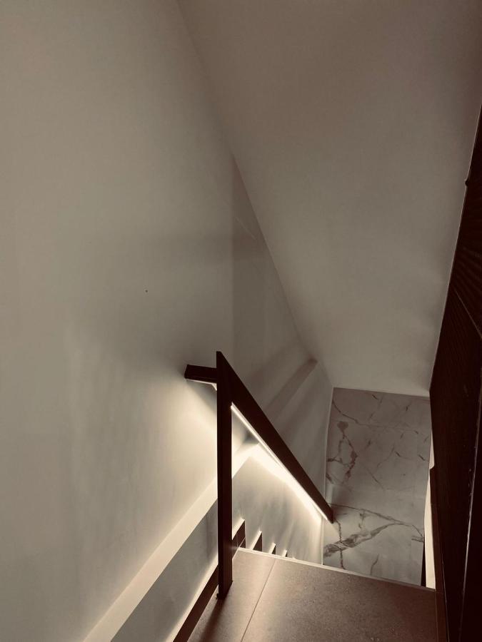 Small Meisonette Near The Metro Vipgreece Athen Exterior foto