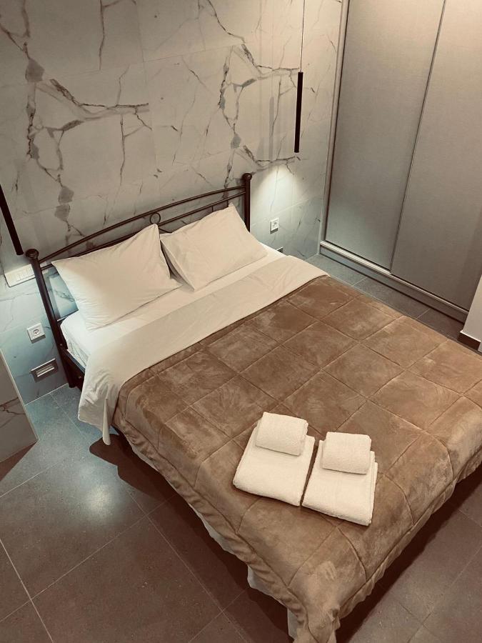 Small Meisonette Near The Metro Vipgreece Athen Exterior foto